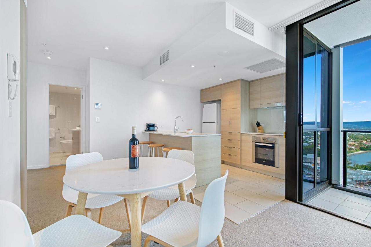 The Eureka Gold Coast Residence On Broadbeach Exteriör bild