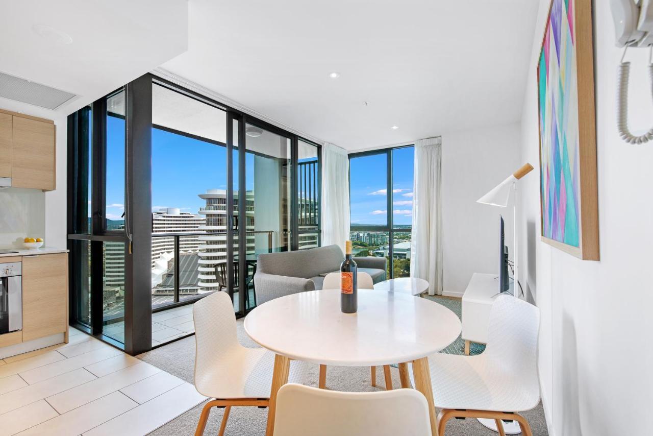 The Eureka Gold Coast Residence On Broadbeach Exteriör bild
