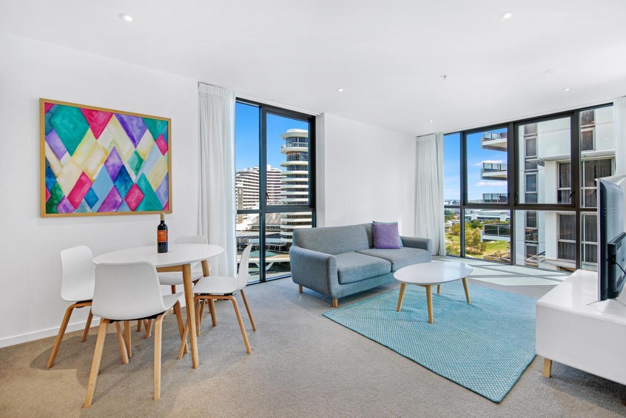 The Eureka Gold Coast Residence On Broadbeach Exteriör bild