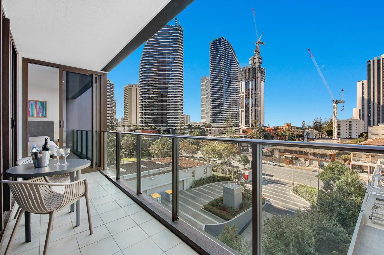 The Eureka Gold Coast Residence On Broadbeach Exteriör bild