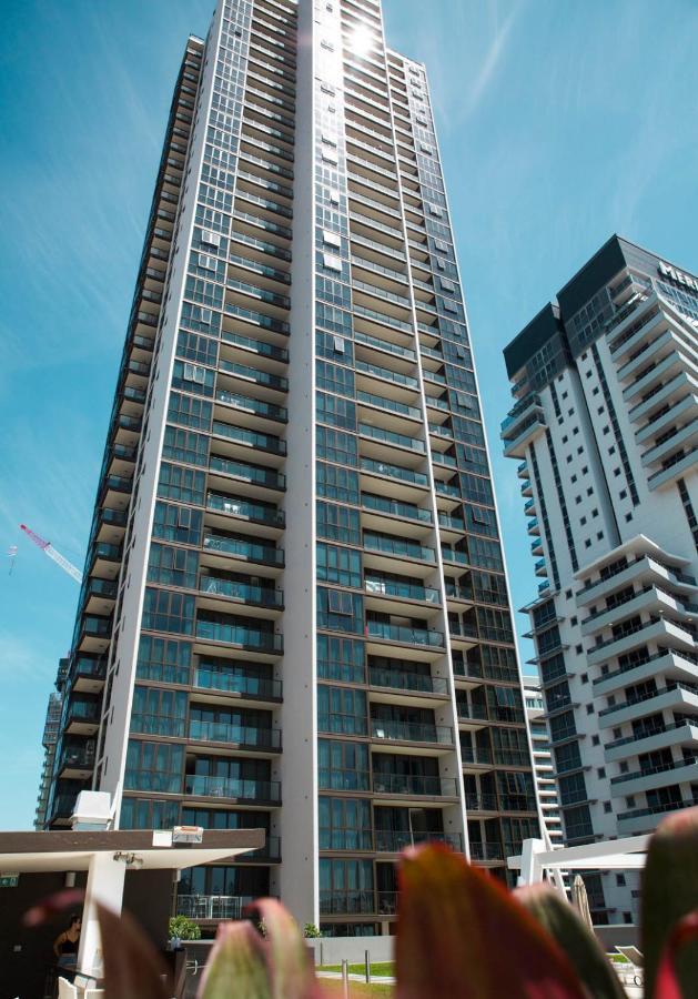 The Eureka Gold Coast Residence On Broadbeach Exteriör bild