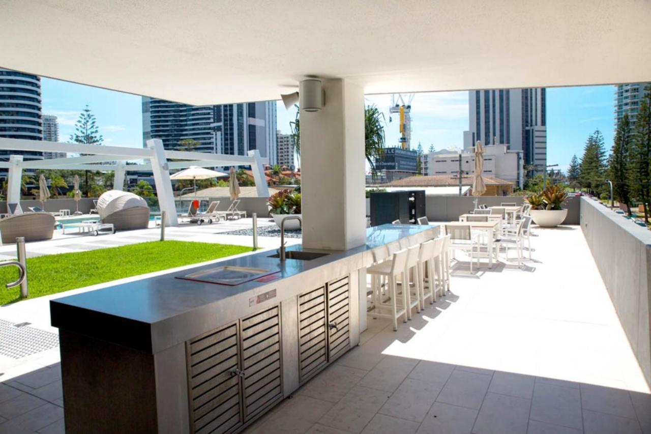 The Eureka Gold Coast Residence On Broadbeach Exteriör bild